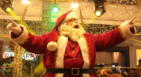 A Chegada do Papai Noel inicia a temporada natalina no Shopping Guararapes