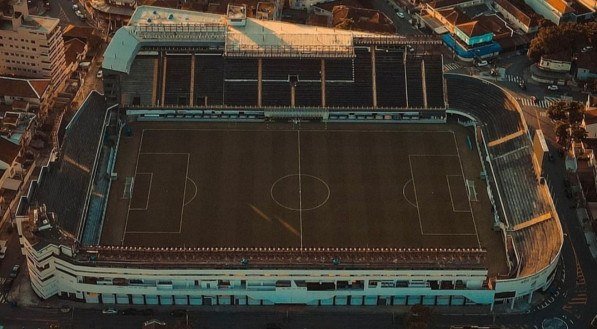 Imagem aérea da Vila Belmiro, em Santos (SP)