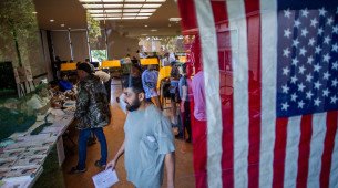 Ambos reuniram-se ap&oacute;s a cerim&ocirc;nia de posse de Paz, na Bol&iacute;via, e anunciaram o in&iacute;cio de uma nova era nas rela&ccedil;&otilde;es diplom&aacute;ticas entre os dois pa&iacute;ses