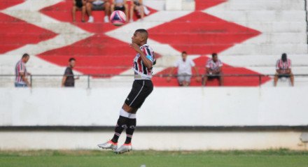 Genilson em ação pelo Santa Cruz em 2018