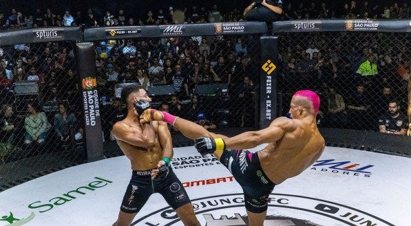 Gustavo Negromonte (D) em a&ccedil;&atilde;o na Jungle Fight