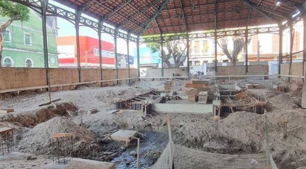 Escavações arqueológicas no Mercado de São José