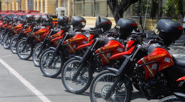 Novas motocicletas entregues pela governo do Estado ao Corpo de Bombeiros