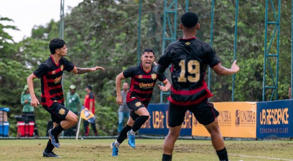 Jogadores sub-19 do Sport celebram vitória na Copa Atlântico