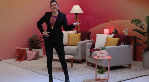 Amanda Maga comanda o Cotidiano nas manhãs da TV Jornal