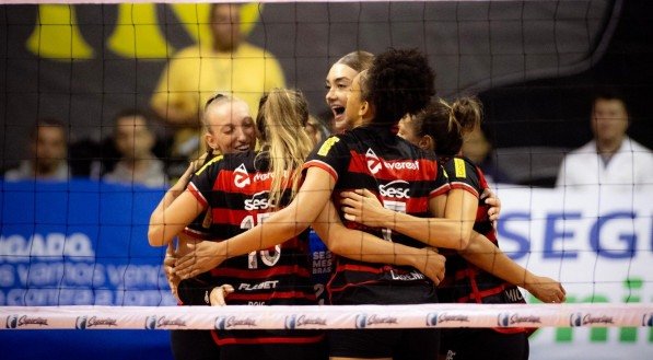 Imagem das jogadoras do Flamengo na Superliga Feminina