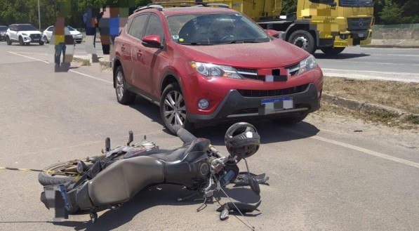 Uber e 99 Moto: motoqueiro de aplicativo morre atropelado por carreta e expõe perigo do serviço de transporte com motos