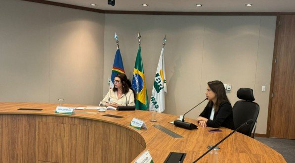 Magda Chambriard, presidente da Petrobras, e a governadora Raquel Lyra