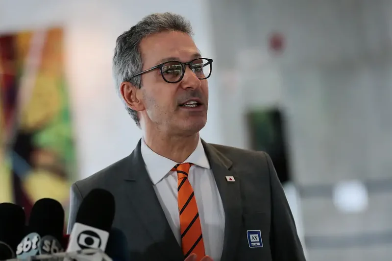 Em discurso, Zema fez críticas ao governo petista e ao Judiciário