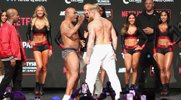 Mike Tyson e Jake Paul cara a cara na pesagem