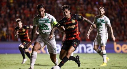 Jogadores do Sport e da Chapecoense na 36ª rodada da Série B