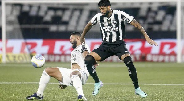 Imagem de Barbosa e Hulk, em confronto entre Atlético-MG x Botafogo