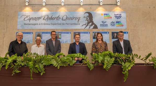 Jornalistas homenageados no Espaço Roberto Queiroz, na Arena de Pernambuco