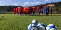 Elenco do Náutico reunido em campo do CT Wilson Campos