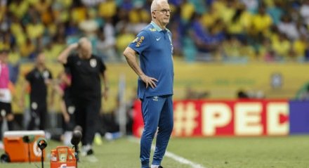 Seleção brasileira, comandada por Dorival Júnior, termina ano mergulhada em um mar de dúvidas
