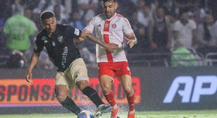 Imagem do jogo entre Vasco x Internacional pela 34ª rodada do Brasileirão