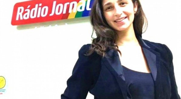 Natalia Ribeiro, que volta a comandar programas na Rádio Jornal