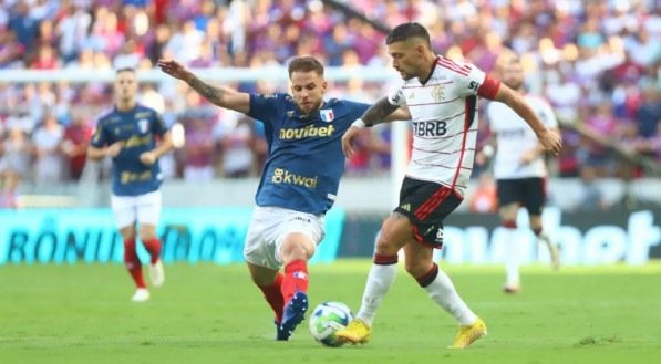 Imagem do confronto entre Fortaleza e Flamengo