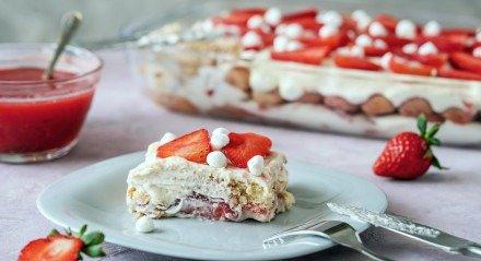 Tiramisu de Morango de Natal