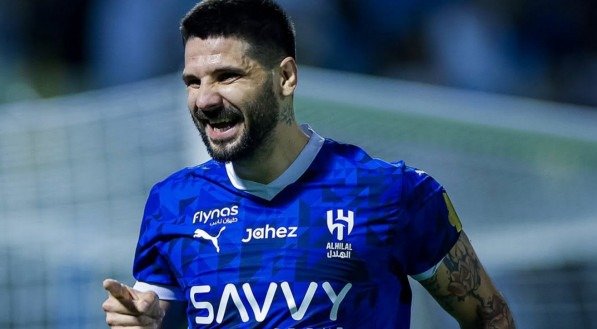 Mitrovic, atacante sérvio, celebra gol pelo Al Hilal