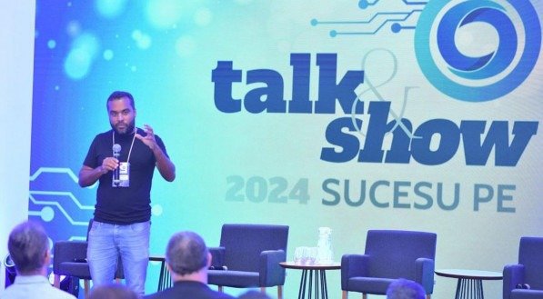 Imagem de palestrante no Talk & Show da SUCESU-PE
