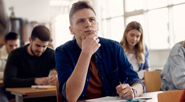 Alguns cuidados são importantes ao responder às questões discursivas da Fuvest e da Unicamp (Imagem: Drazen Zigic | Shutterstock) 