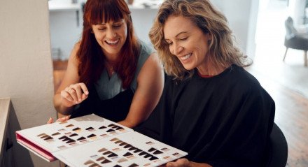 O mercado da beleza oferece boas oportunidades profissionais (Imagem: PeopleImages.com | Shutterstock)