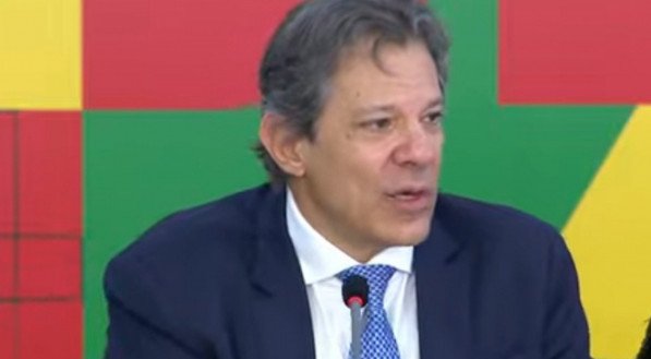 Fernando Haddad em coletiva no Palácio do Planalto