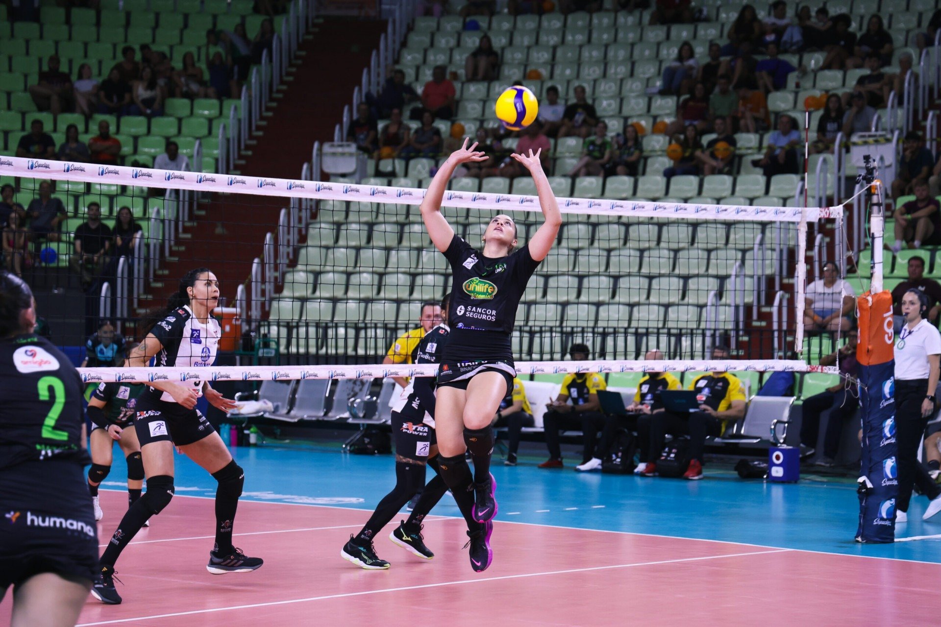 Fluminense x Maringá Vôlei na Superliga Feminina: veja onde assistir ao vivo e o horário