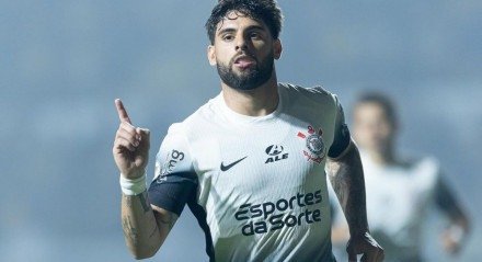 Yuri Alberto celebra gol pelo Corinthians na Série A