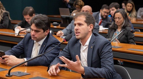 Pedro Campos sugeriu a nacionalização do programa Embarque Digital, conduzido pela prefeitura do Recife