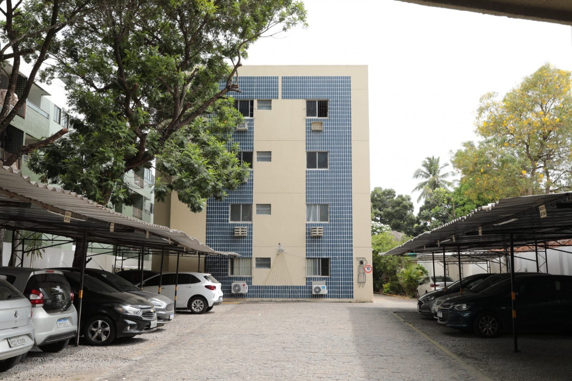 Imagens de câmeras de segurança do condomínio vão ajudar a esclarecer a dinâmica do caso SEVERINO SOARES/JC IMAGEM