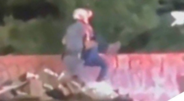 PM foi filmado arremessando homem de cima da ponte em São Paulo, no começo do mês. O militar está preso
