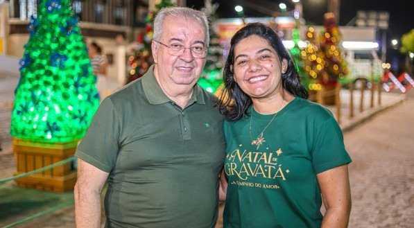 Prefeito de Gravatá consegue manter esposa como secretária