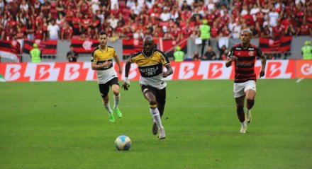 Na luta contra o rebaixamento, Criciúma enfrenta o Flamengo