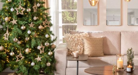 O dourado ajuda a trazer mais elegância para a decoração de Natal (Imagem: Danielcc | Shutterstock)