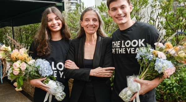 Liliana Gomes, diretora da JOY Model e do The Look Of The Year, ao lado dos vencedores do concurso.