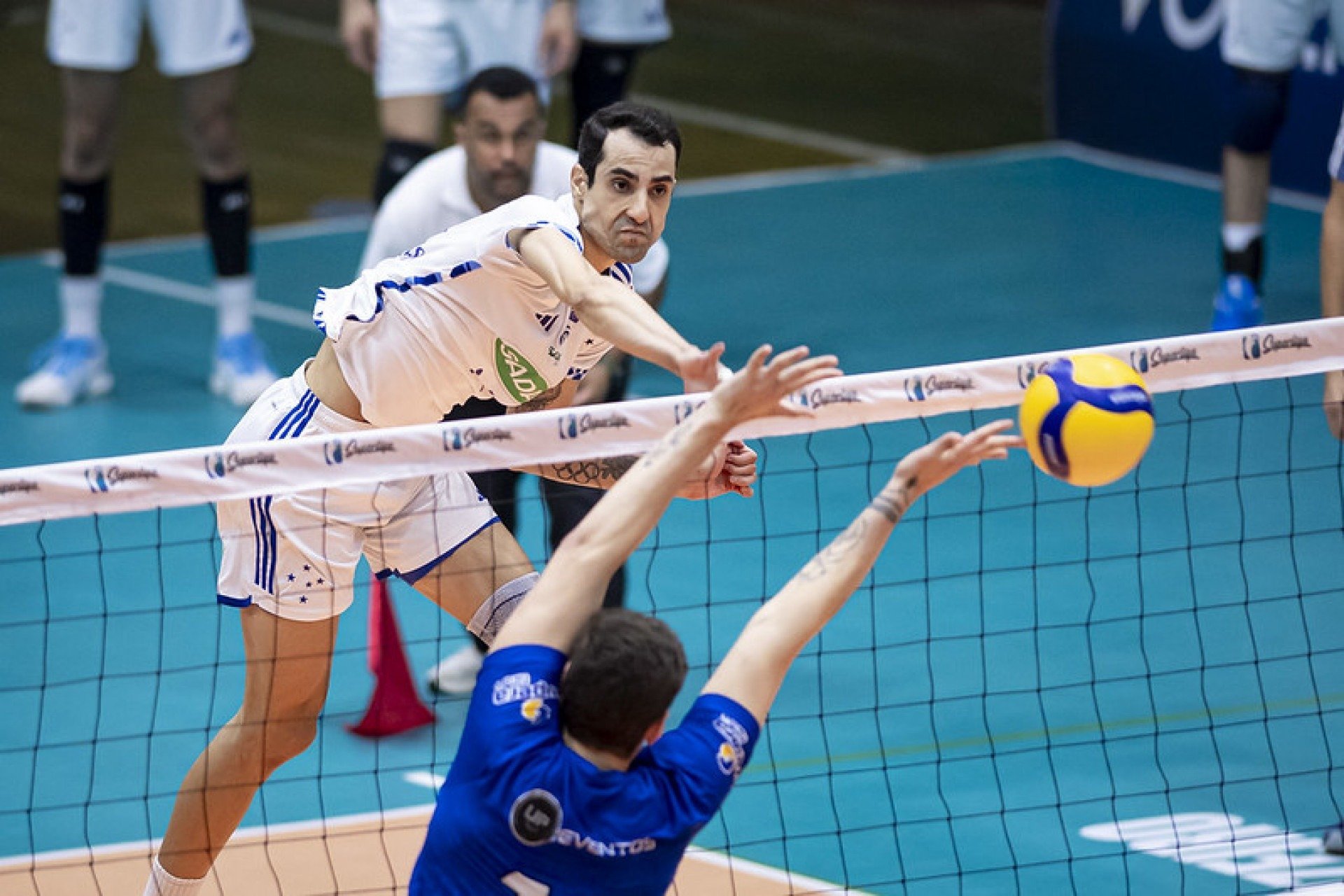 Imagem do Sada Cruzeiro enfrentando o Neurologia Ativa na Superliga Masculina JOAO GUILHERME / AGÊNCIA I7 / SADA CRUZEIRO