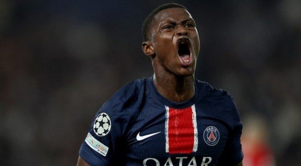 Nuno Mendes, jogador do PSG
