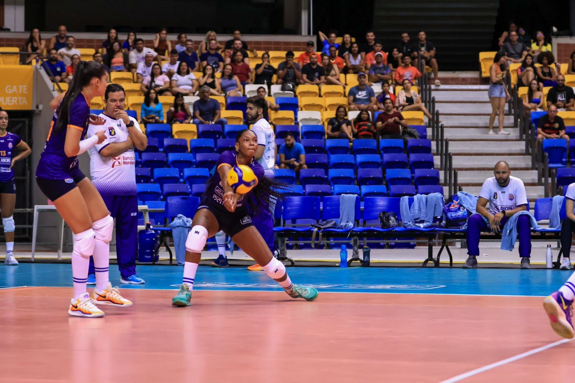 Ponteira do Recife Vôlei projeta sequência na Superliga B e agradece recepção dos torcedores: 