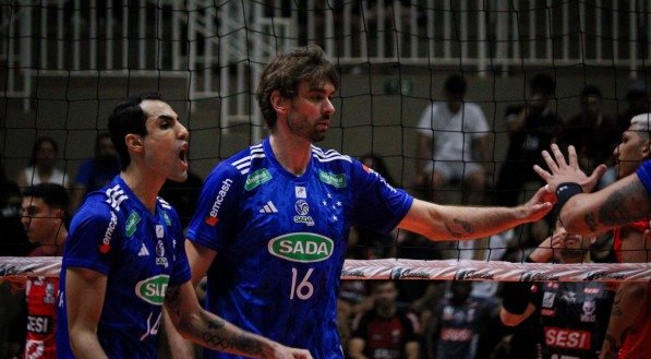 Imagem dos jogadores Douglas e Lucão, do Sada Cruzeiro