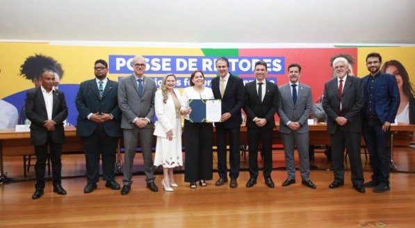 Imagem da posse de reitores realizada em Brasília