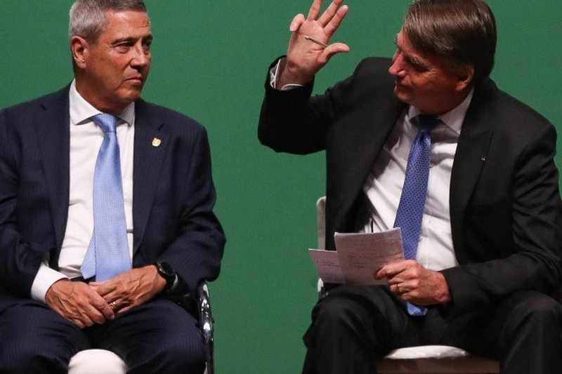 Por 4 votos a 1, os ministros condenaram o ex-presidente Jair Bolsonaro e mais sete aliados