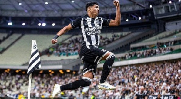 Erick Pulga, artilheiro da Série B com 13 gols e destaque do Ceará na temporada, recebeu uma proposta do Bahia para a disputa da Série A de 2025. As negociações envolvem uma contratação em definitivo por parte do Tricolor Baiano, enquanto o Vozão está avaliando as propostas e condições impostas pelo Bahia. Além do Esquadrão, [&amp;#8230;]