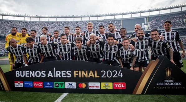Atlético-MG inicia a reformulação para 2025, com saídas importantes e negociações para novos reforços, incluindo um novo técnico.

