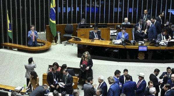 Primeiro projeto do ajuste fiscal foi aprovado na Câmara com 318 votos a favor