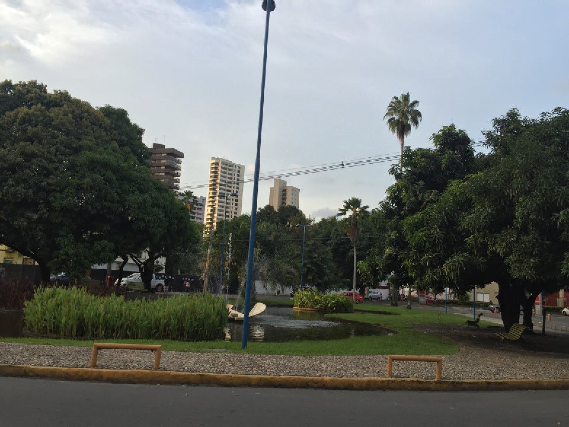 Parnamirim, que continua no posto de maior valor por metro quadrado pelo terceiro mês consecutivo, apresentou a menor queda entre os bairros