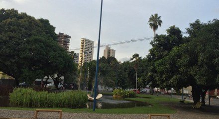 Praça Dr. Lula Cabral de Melo, no bairro do Parnamirim