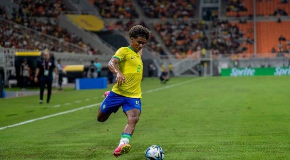 Pedro Lima, joia da base do Sport, disputando o Mundial Sub-17 