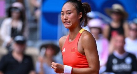 Qinwen Zheng, vice-campeã do Australian Open, não jogará competição em Perth, na Austrália